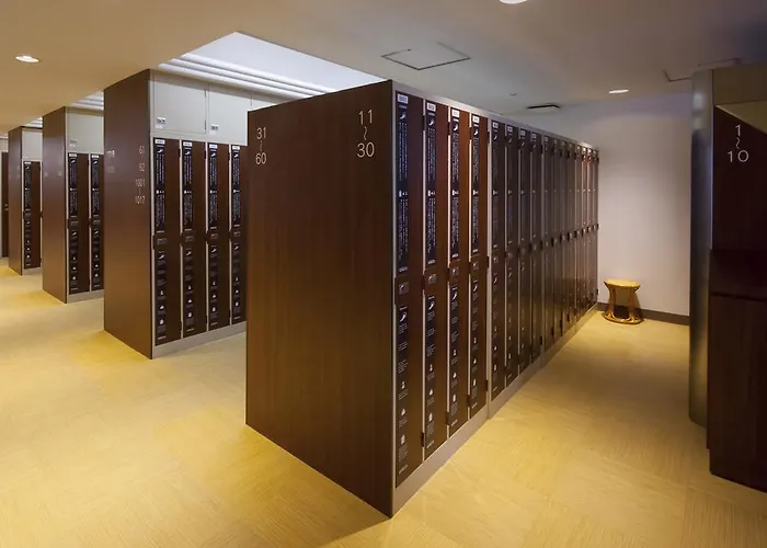 Sauna And Capsule Hotel Hollywood