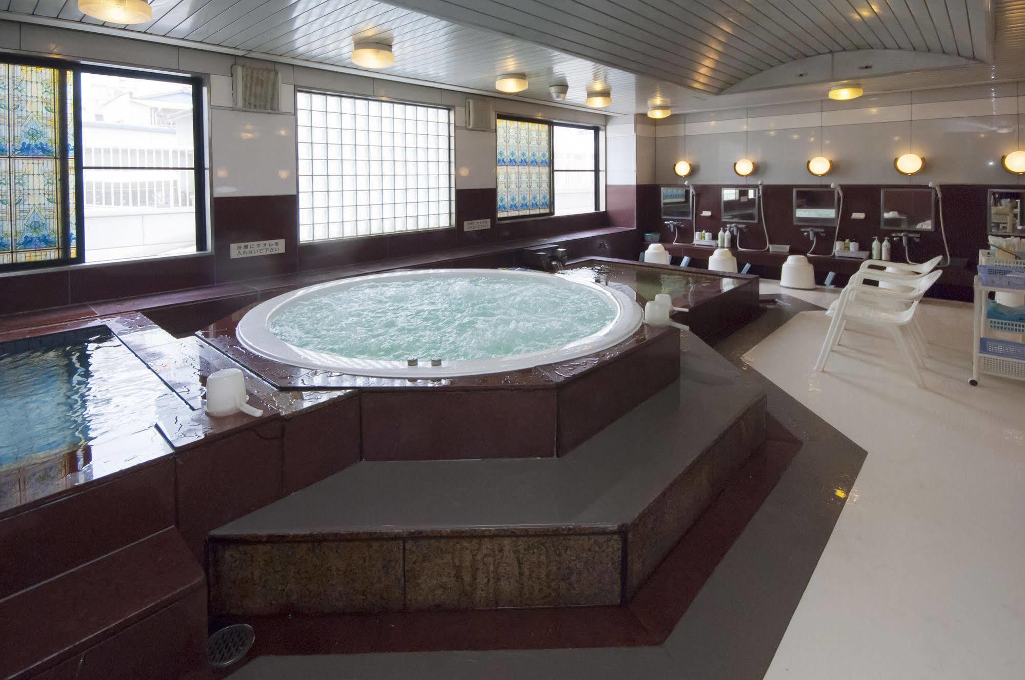 Hôtel capsule Sauna And Capsule Hollywood Okayama
